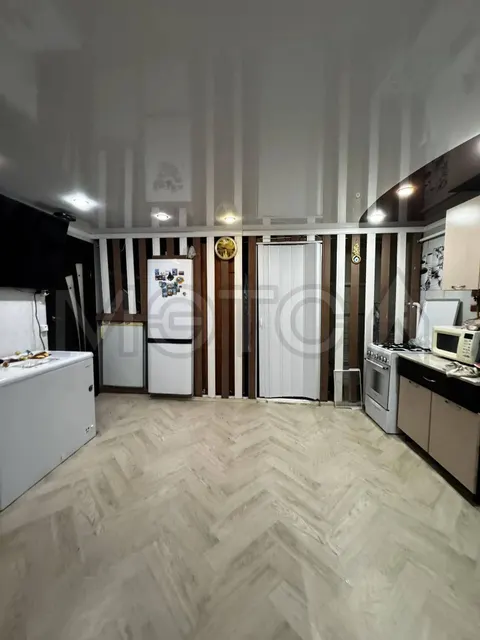 1/4 доли дома и 1/4 доли земельного участка в Саратовской обл.