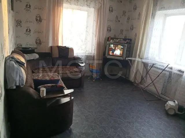 1/2 доля квартиры и 1/2 доля земельного участка в Омской обл.