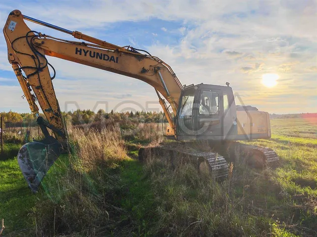 Экскаватор HYUNDAI R210LC-7, 2012 года