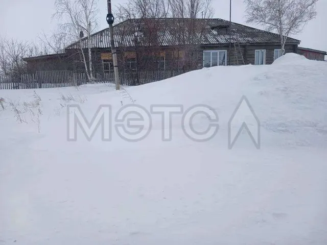 1/4 доля квартиры и 1/4 доля земельного участка в Алтайском крае