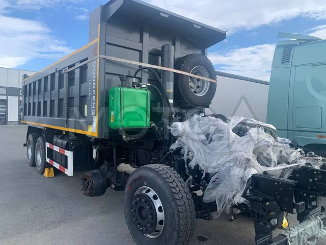 Самосвал Dongfeng KC 8x4, 2023 года