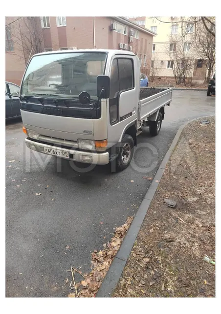 Ниссан Атлас, 1993 года