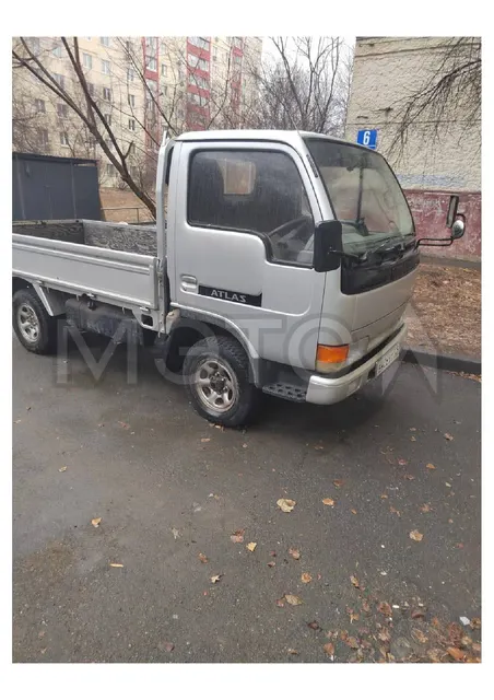 Ниссан Атлас, 1993 года