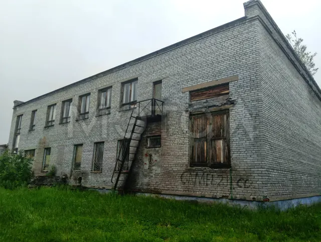 Здание 1059,3 кв.м. и земельный участок 3329 кв.м. в Мурманской обл.