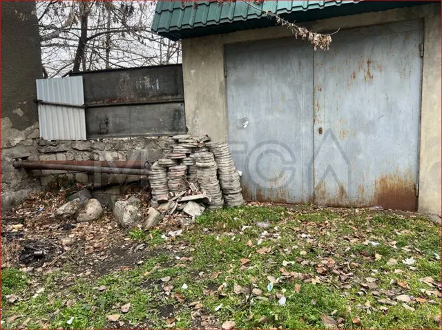 Гараж 44 кв.м. и земельный участок 28 кв.м. в Нальчике