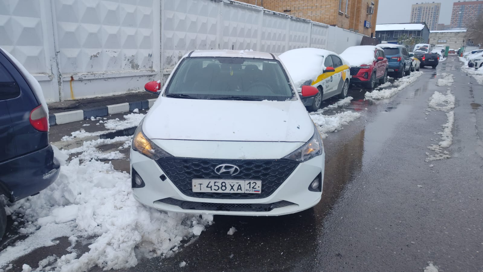 Транспортное средство Легковой автомобиль HYUNDAI Solaris