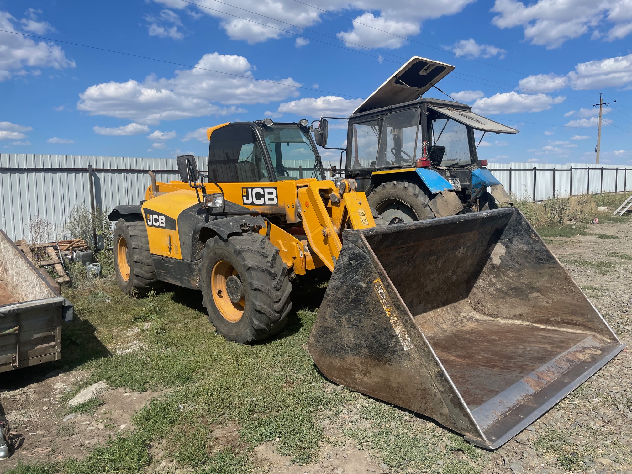 8. погрузчик, марка: JCB, 531-70AG, год изготовления: 2020, цвет: желтый, VIN: JCB5AA9GEL2952627, ПТС: RU ТК 281589, г/н: 3799 HM 56, двигатель №: SB320/41995U0764920, мощность двигателя, л. с. (кВт): 68,60/93,27 (Сельскохозяйственная техника)