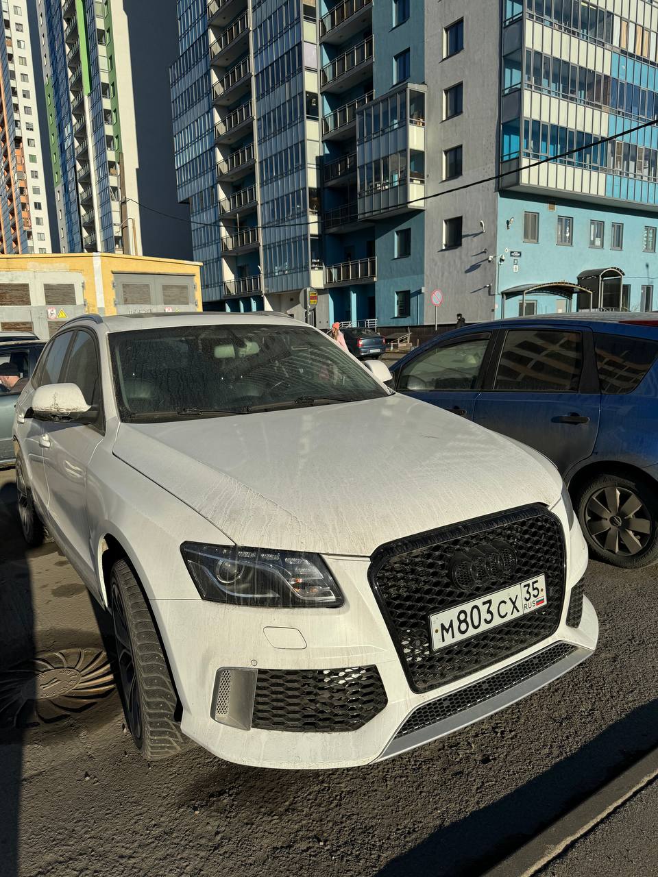 Легковой автомобиль (универсал), марка: Audi, модель: Q5, год изготовления: 2011, VIN: WAUZZZ8R7BA092920, гос. номер: М803СХ35, цвет: Белый, изготовитель ТС: Ауди АГ (Германия). Автомобиль в залоге у АО «ТБанк». Местоположение имущества: г. Санкт-Петербург.