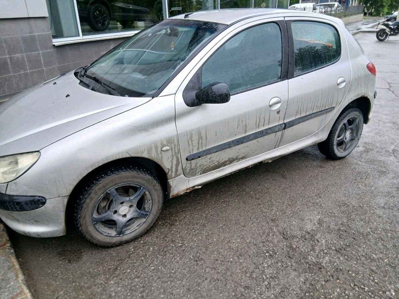 Автомобиль Пежо 206