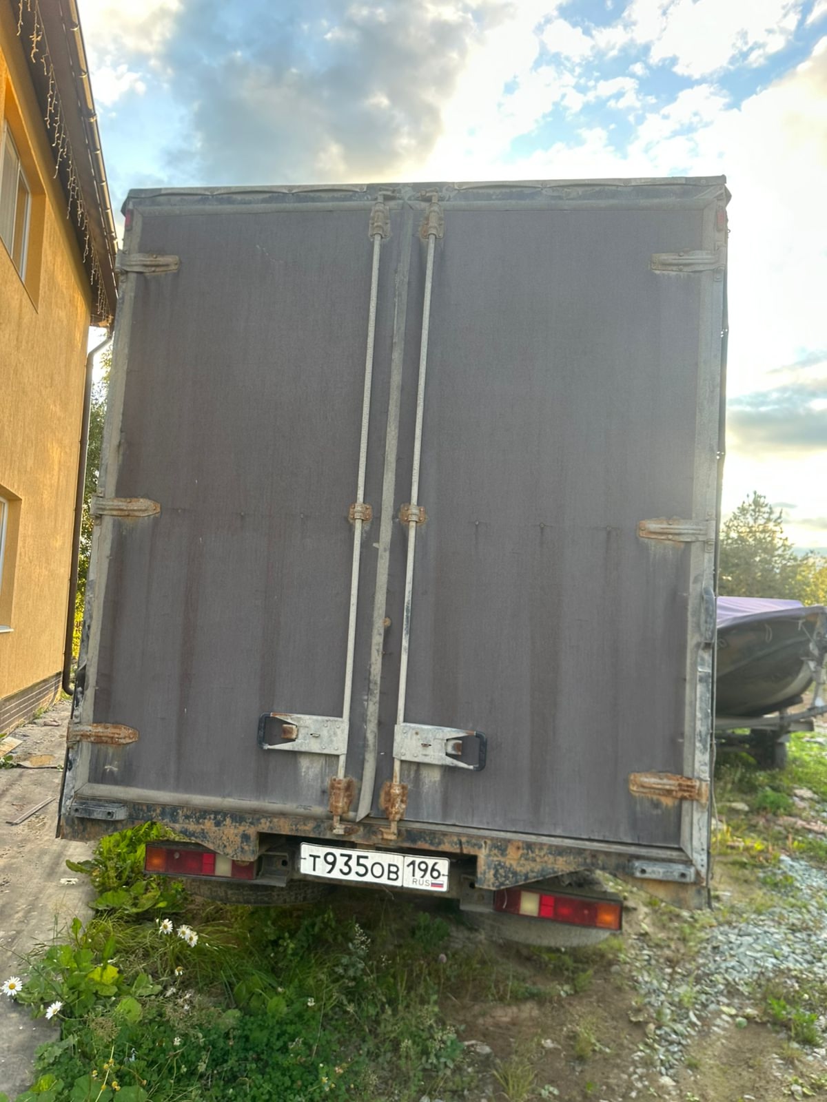 Автомобиль ГАЗ 2705, год выпуска 2010 г., VIN X96270500A0678280, двигатель 2 464 см. к., 123,8 л.с., грузоподъемность 920 кг. - предмет залога ПАО Сбербанк