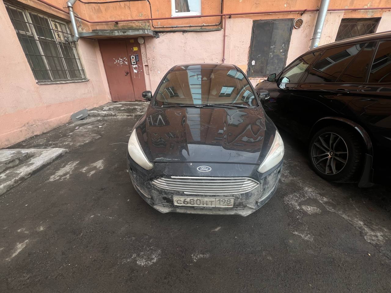 Легковой автомобиль (комби (хэтчбек) Ford Focus, год изготовления: 2016, VIN: Z6F5XXEEC5GL21700, гос. номер: С680НТ198, цвет: Черный. Местонахождение имущества: г. Санкт-Петербург.
