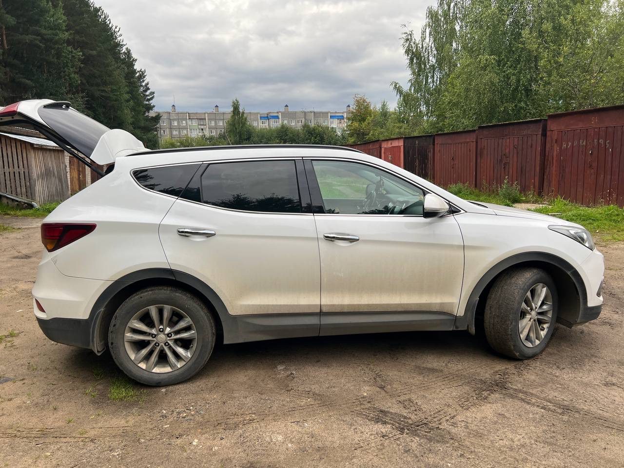 Транспортное средство HYUNDAI SANTA FE, 2017 года выпуска, идентификационный номер (VIN): XWESU81XDH0004337