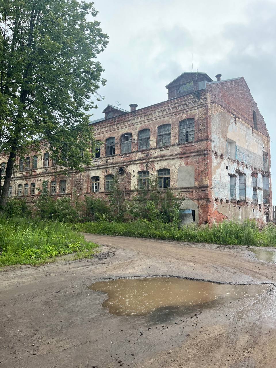 Имущественный комплекс, расположенный по адресу Новгородская область, Новгородский район, рабочий поселок Пролетарий, ул. Пролетарская, д. 1.