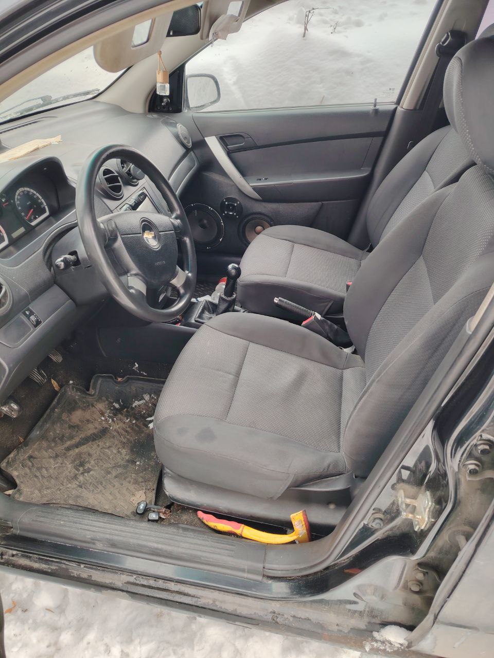 Легковой автомобиль CHEVROLET KLAS AVEO, год выпуска: 2011, VIN: XUUSF69D9B0019477, гос. номер: Е472КР164, цвет: Черный. Местонахождение имущества: Пензенская обл., г. Пенза.