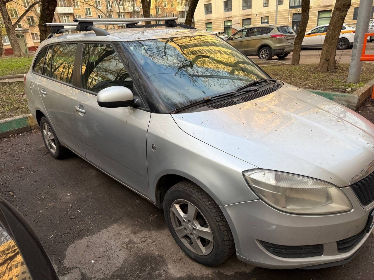 Шкода Фабия, VIN TMBJD45J6C3150800, ГРЗ К517РР777, год выпуска 2012, мощн. двиг. л.с. (кВт) 105 (77), двигатель 293719, кузов TMBJD45J6C3150800, механическая КПП