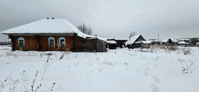 Вид объекта недвижимости: Земельный участок Кадастровый номер: 42:09:1301001:684 Назначение объекта недвижимости: данные отсутствуют Виды разрешенного использования объекта недвижимости: Для личного подсобного хозяйства Адрес: Россия, Кемеровская область, Новокузнецкий район, Сосновское с/п, п. Николаевка, ул. Верхняя, 14 Б Площадь: 4315 +/- 231.2 Вид объекта недвижимости: Здание Кадастровый номер: 42:09:1301001:685 Назначение объекта недвижимости: Жилое Виды разрешенного использования объекта недвижимости: данные отсутствуют Местоположение: обл. Кемеровская, р-н Новокузнецкий, п. Николаевка, ул. Верхняя, д. 146 Площадь: 44.7 вид права, доля в праве: Собственность