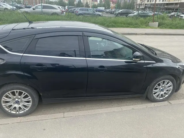 Легковой автомобиль, комби (хэтчбек), марка/модель: Ford Focus, год изготовления: 2013, VIN: X9FKXXEEBKDK49427, гос. номер: В898ХР147, цвет: Черный. Местоположение имущества: г. Санкт-Петербург.