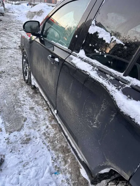 автомобиль JEEP COMPASS 2006 года выпуска , VIN 1J8FFF7W97D172562 (Залог ООО «МБ РУС Банк»)