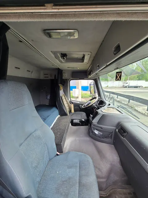 Грузовой автомобиль VOLVO FM-TRUCK 6X2; цвет белый; мощность 330,00 л.с.; рабочий объем 10 837 куб. см; год выпуска 2010; VIN / рама / кузов: X0V6712A6A0000020; ПТС: 40MX995289; г/н: A943BT159; двигатель № 200668; Комплектность: ключ
