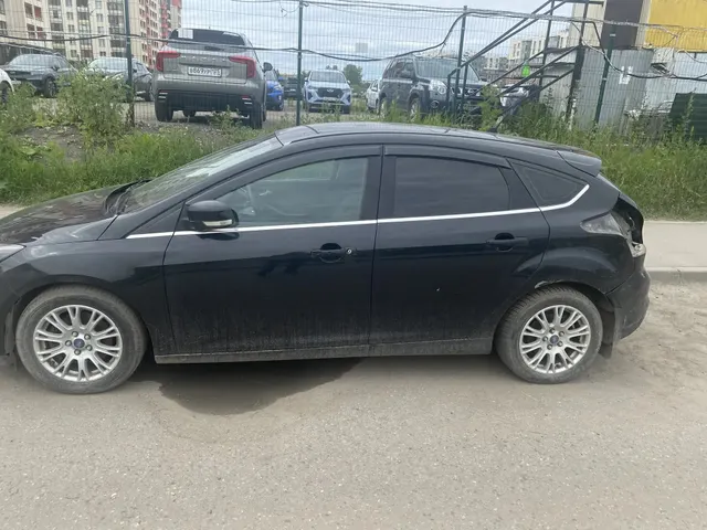 Легковой автомобиль, комби (хэтчбек), марка/модель: Ford Focus, год изготовления: 2013, VIN: X9FKXXEEBKDK49427, гос. номер: В898ХР147, цвет: Черный. Местоположение имущества: г. Санкт-Петербург.