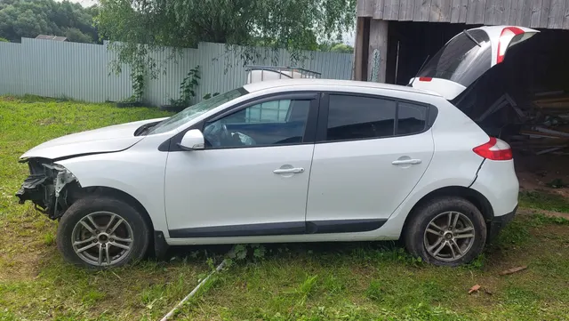 автомобиль марки RENAULT MEGANE, 2014 года выпуска, VIN: X7LBZL70F51291912, г/н В780КУ/18.