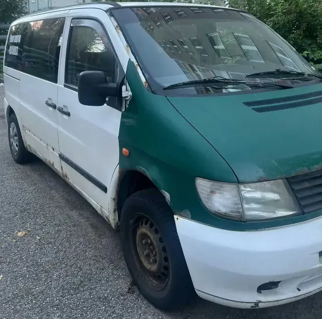 Автомобиль Мерседес-Бенц VITO 108 CDI, год выпуска 2000, VIN:VSA63809413302789, гос.рег.знак О280КР39, в силу даты изготовления и условий эксплуатации автомобиль может иметь существенные недостатки