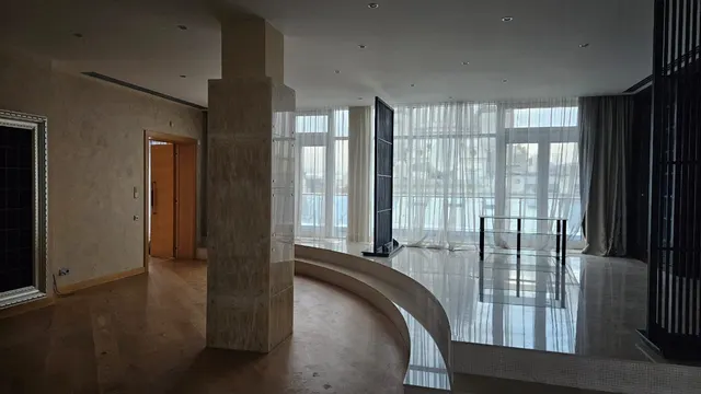 Жилое помещение (квартира), площадью 231 кв.м., расположенная по адресу: г. Москва, пер. 1-й Обыденский д.5, кв.7