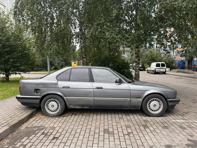 Победителем аукциона признается участник торгов, предложивший наиболее высокую цену. Результаты торгов будут подведены в день окончания торгов на электронной площадке. Решение организатора торгов об определении победителя торгов оформляется протоколом о результатах проведения торгов. В течение пяти дней с даты утверждения протокола финансовый управляющий направляет победителю торгов предложение заключить договор купли-продажи имущества с приложением проекта данного договора в соответствии с представленным победителем торгов предложением о цене имущества. Договор купли-продажи имущества должен быть заключен в течение пяти дней с даты получения победителем торгов предложения о заключении данного договора. Победитель торгов перечисляет денежные средства в оплату приобретенного имущества в течение тридцати дней со дня подписания договора купли-продажи имущества по следующим реквизитам: получатель Близнюк Елизавета Владимировна, р/с 40817810450224161594 ФИЛИАЛ ЦЕНТРАЛЬНЫЙ ПАО СОВКОМБАНК 633011, РОССИЙСКАЯ ФЕДЕРАЦИЯ, НОВОСИБИРСКАЯ ОБЛ, БЕРДСК Г, ПОПОВА УЛ, 11 Телефон: 8-800-100-00-06, БИК 045004763 ИНН 4401116480 ОГРН 1144400000425, Корр/счет 30101810150040000763, КПП 544543001