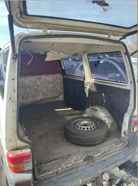 Грузовой фургон Volkswagen Transporter, год выпуска: 2001, VIN-номер: WV1ZZZ70Z2H065785, гос. номер: H405УТ68, цвет: Белый. Местонахождение имущества: г. Тамбов. Не в залоге, ограничения не зарегистрированы.