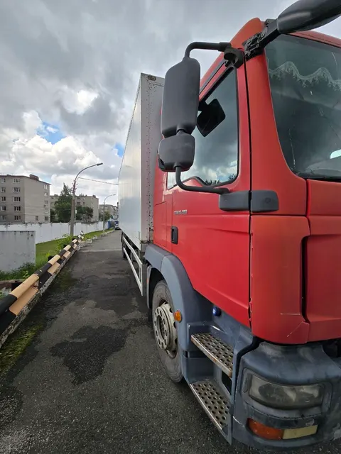Грузовой автомобиль MAN.TGM-18.280-4X2-BB; цвет красный; мощность 280,0 л.с.; рабочий объем 6 871 куб. см; год выпуска 2008; VIN / рама / кузов: XWR5751M280000046; ПТС: 74MH710379; г/н: B129AA159; двигатель № 20818236171825; СТС № 59 ХР 215802; Комплектность: СТС и ключ