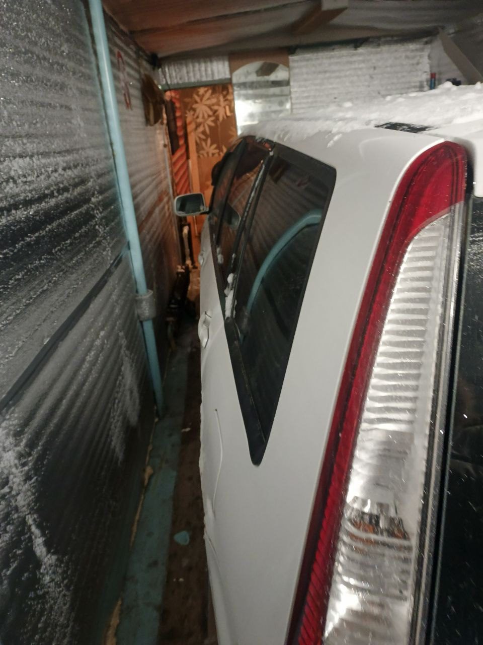 Автомобиль легковой Mitsubishi Lancer Cedia, 2001 г.в., VIN отсутствует.