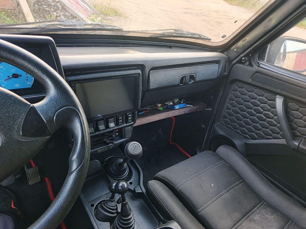 Автомобиль легковой ВАЗ 21214, 2003 г.в., VIN XTA21214031733365.