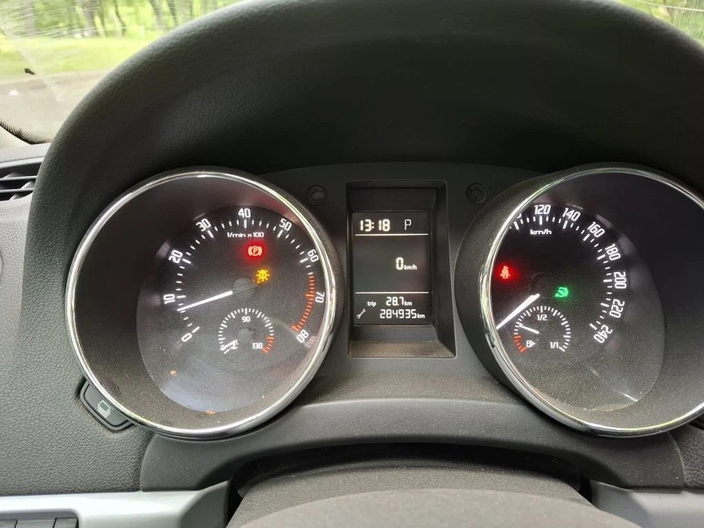 Транспортное средство Skoda Yeti, Идентификационный номер (VIN номер): TMBJF25L9D6053588, Год выпуска: 2013, гос.номер О351ТХ193, Коробка робот dsg, с ней проблемы, мигают передачи, вероятнее всего нужно менять комплект сцепления, трещина на лобовом была ещё перед покупкой, по кузову имеются следы коррозии из-за возраста и особенности этой модели, на двери багажника не работает кнопка открытия, можно открыть только изнутри салона. Заводится без проблем. Является предметом залога, установленного в пользу АО «ТБанк». Местонахождение: Моховая улица, 18, Нижний Новгород, 603146