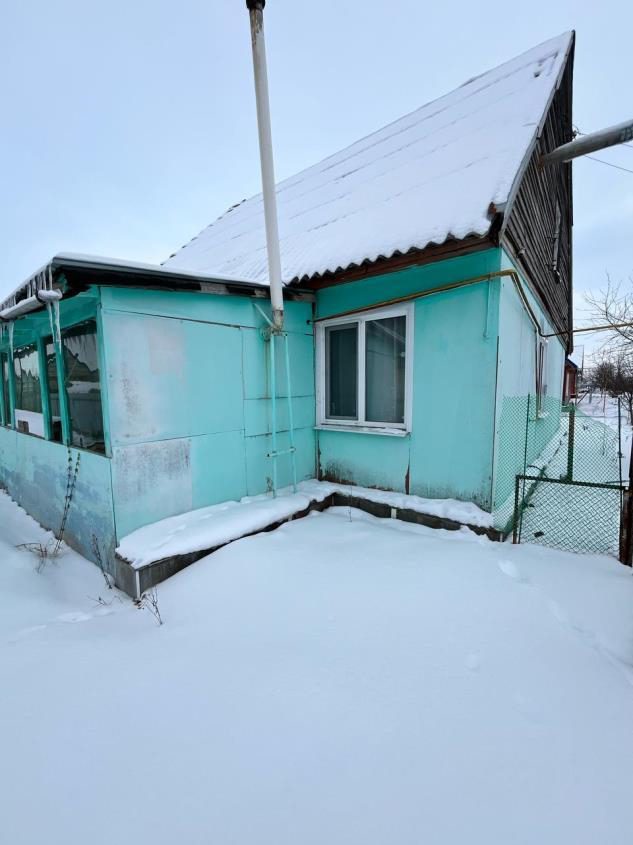 лот № 1: 1/3 доли в праве общей долевой собственности на жилой дом, площадью 82 кв.м., год завершения строительства: 1981, материал наружных стен: сборно-щитовые, кадастровый номер: 58:09:0220601:1674, по адресу – Пензенская область, Иссинский район, р.п. Исса, ул. Комсомольская, д. 41; дом каркасно-щитовой конструкции Контакт для организации осмотра: 8-953 445-07-13 (ЧУВАШОВА Л.Н.) начальная цена продажи: 218 700, 00 руб.;