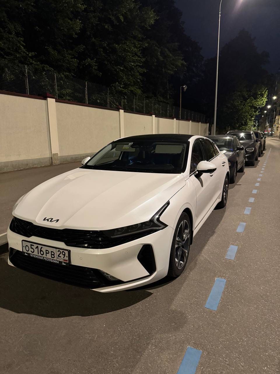 Транспортное средство: KIA K5, гос. рег. знак О516РВ29, 2023 года выпуска; цвет – белый, VIN LJD6AA241P0036155 (предмет залога ПАО «Совкомбанк»)