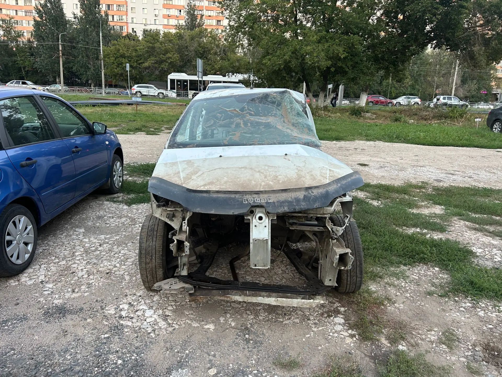 Автомобиль марки RENAULT модель Logan 2017 г.в. VIN-номер X7L4SRAV458114264, находящийся в залоге у ПАО «СОВКОМБАНК», автомобиль разукомплектован