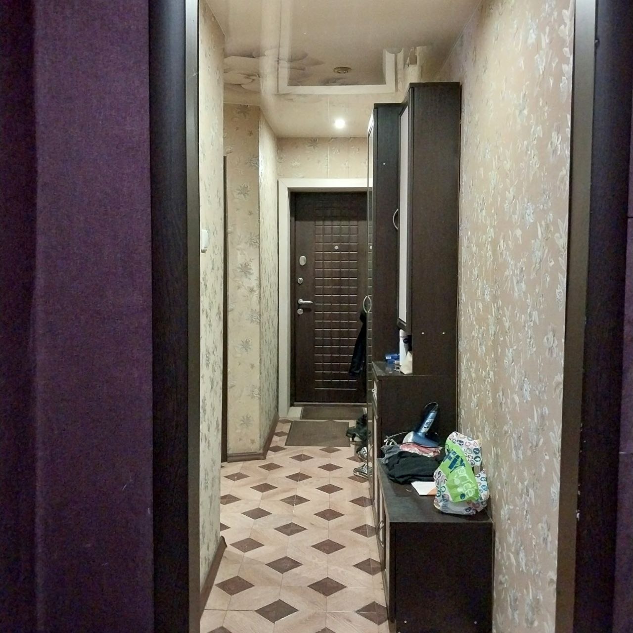 Помещение (квартира), общей площадью 57.6 кв.м., расположенная по адресу: Ивановская область, городской округ Кохма, город Кохма, улица Дзержинского, дом 2, квартира 4, кадастровый номер: 37:29:020405:93. Имущество находится в залоге у ПАО Совкомбанк.