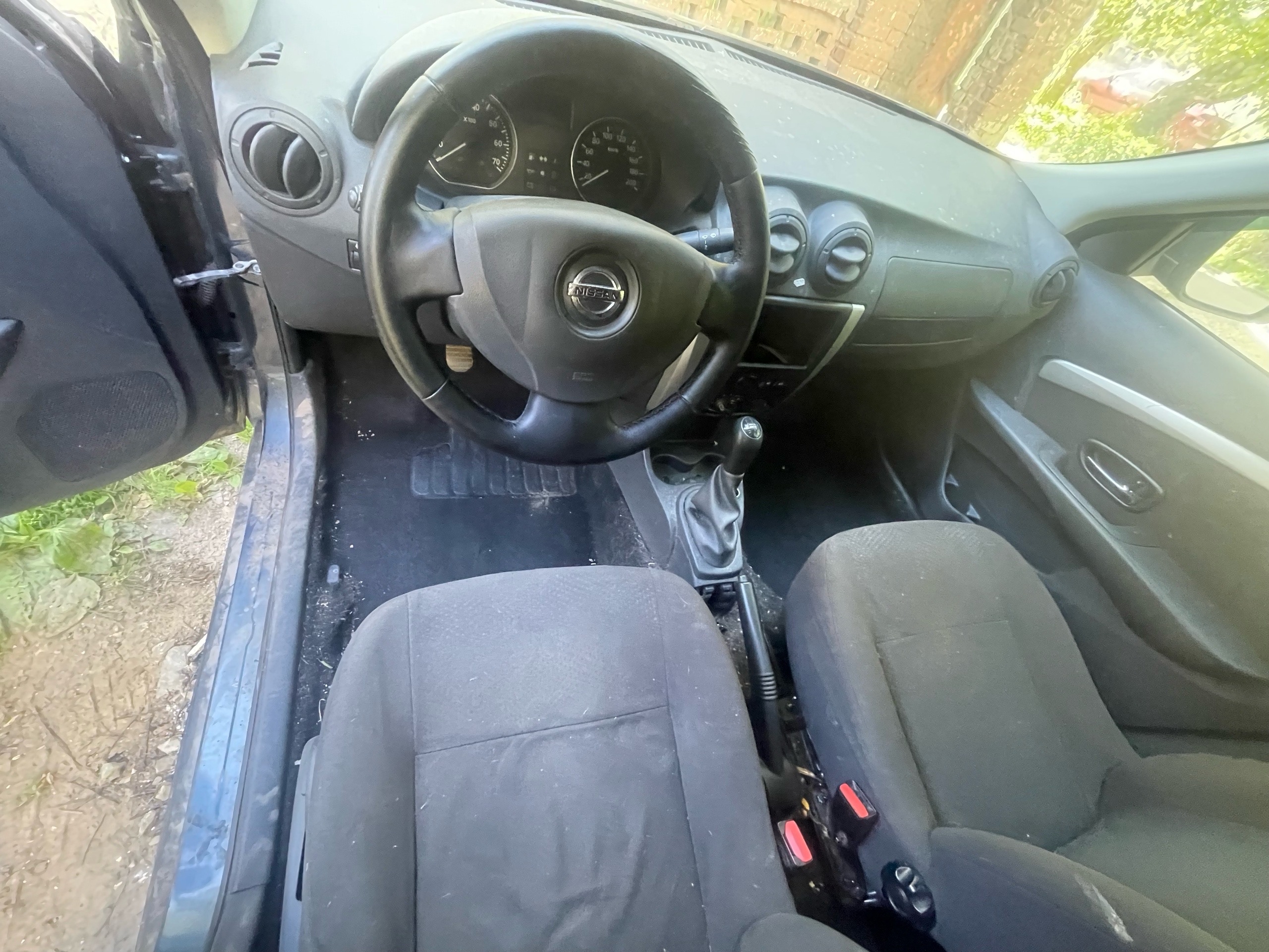 Легковой автомобиль марки: NISSAN, модели: Almera, год выпуска: 2013 г., идентификационный номер (VIN): Z8NAJL00049659460. В залоге у ПАО "Совкомбанк".