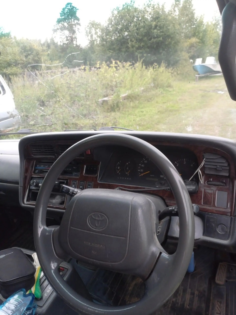 Автомобиль марки TOYOTA модель HIACE 2000 г.в. номер кузова LH1780023802
