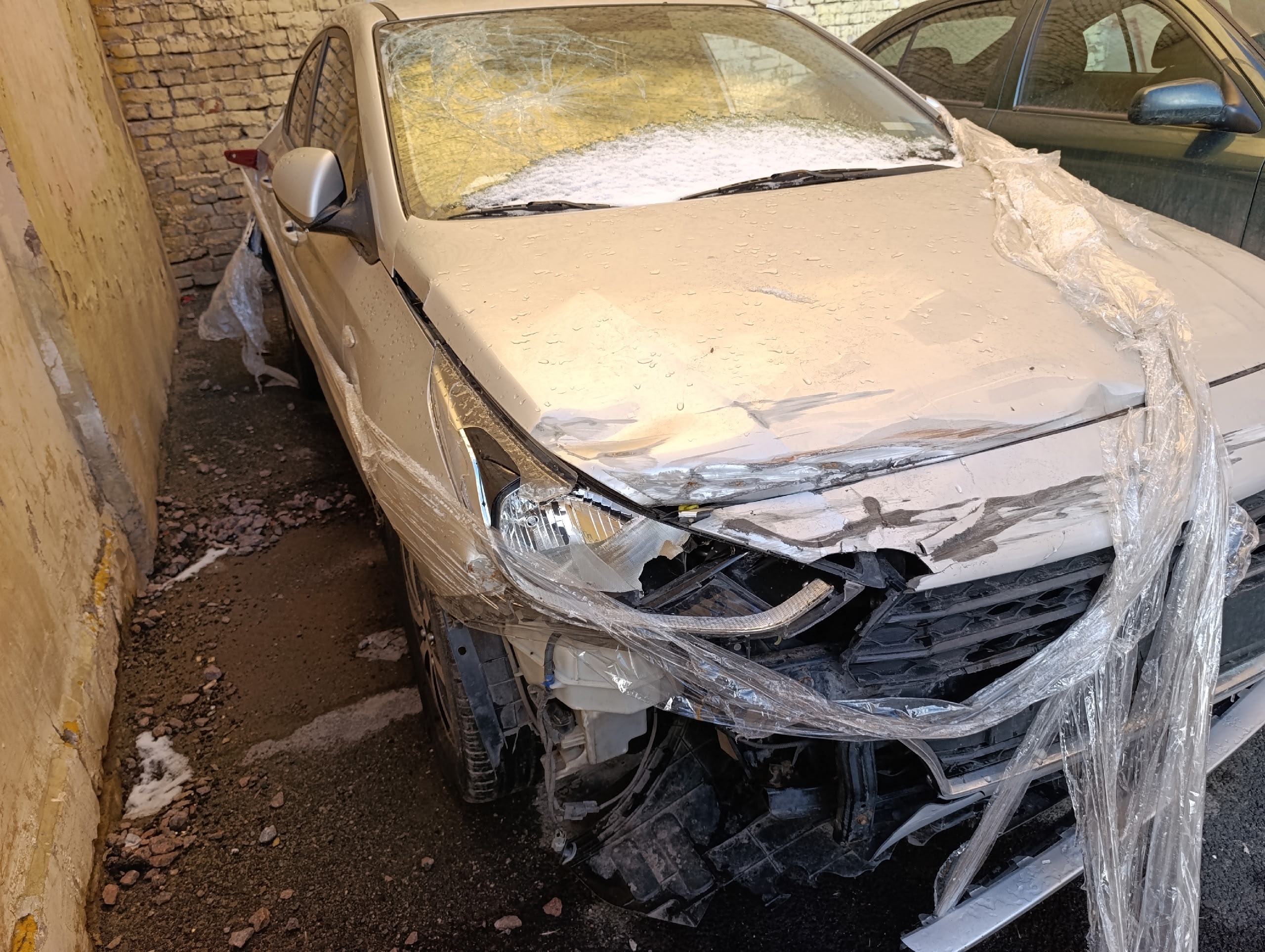 Автомобиль марки HYUNDAI модель Solaris 2019 г.в. VIN-номер Z94K241CBLR175984 (возможны скрытые дефекты). Имущество в залоге у ПАО «СОВКОМБАНК».