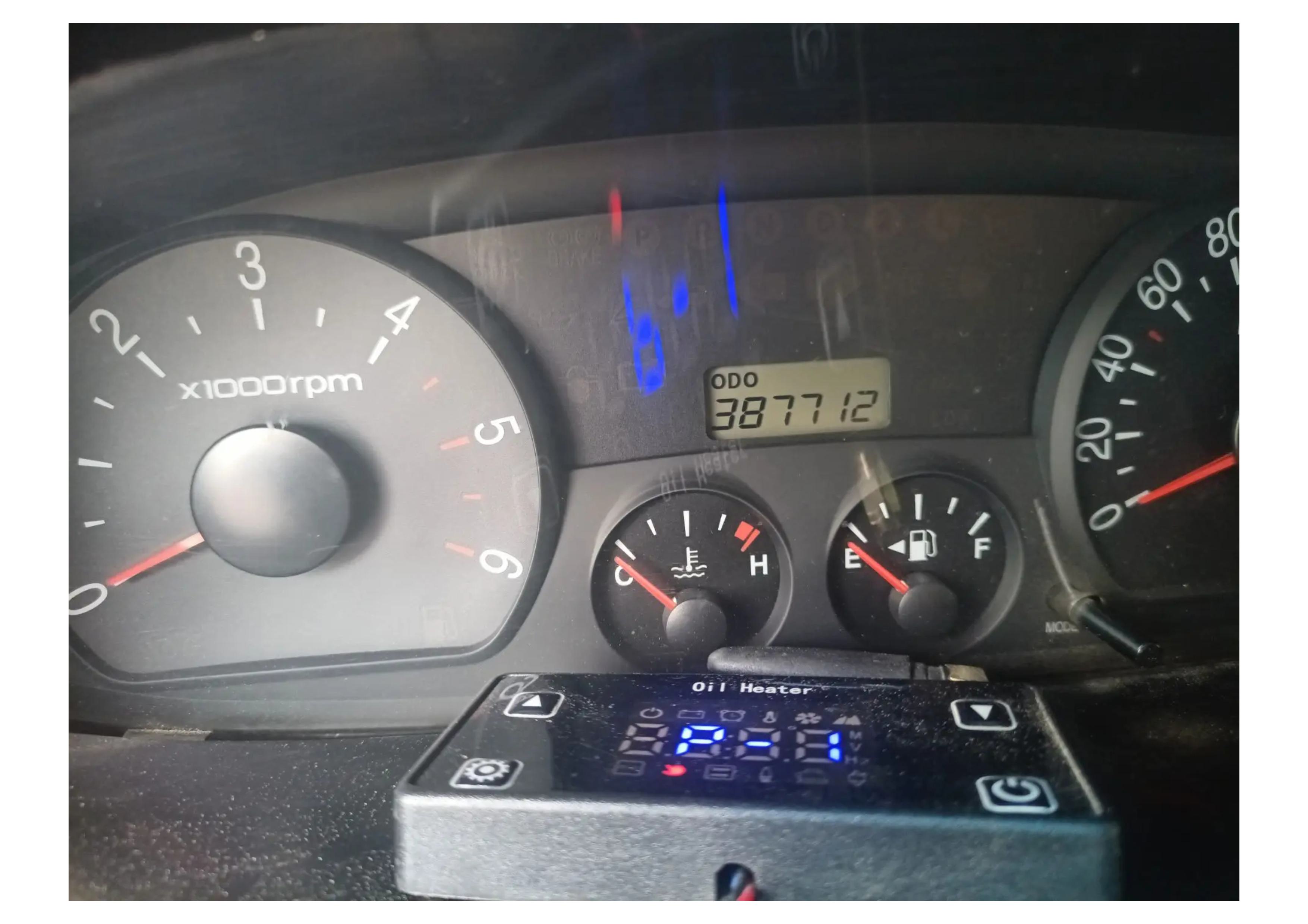 Автомобиль марки HYUNDAI модель Starex 2007 г.в. VIN-номер KMHWP81JP7U802507