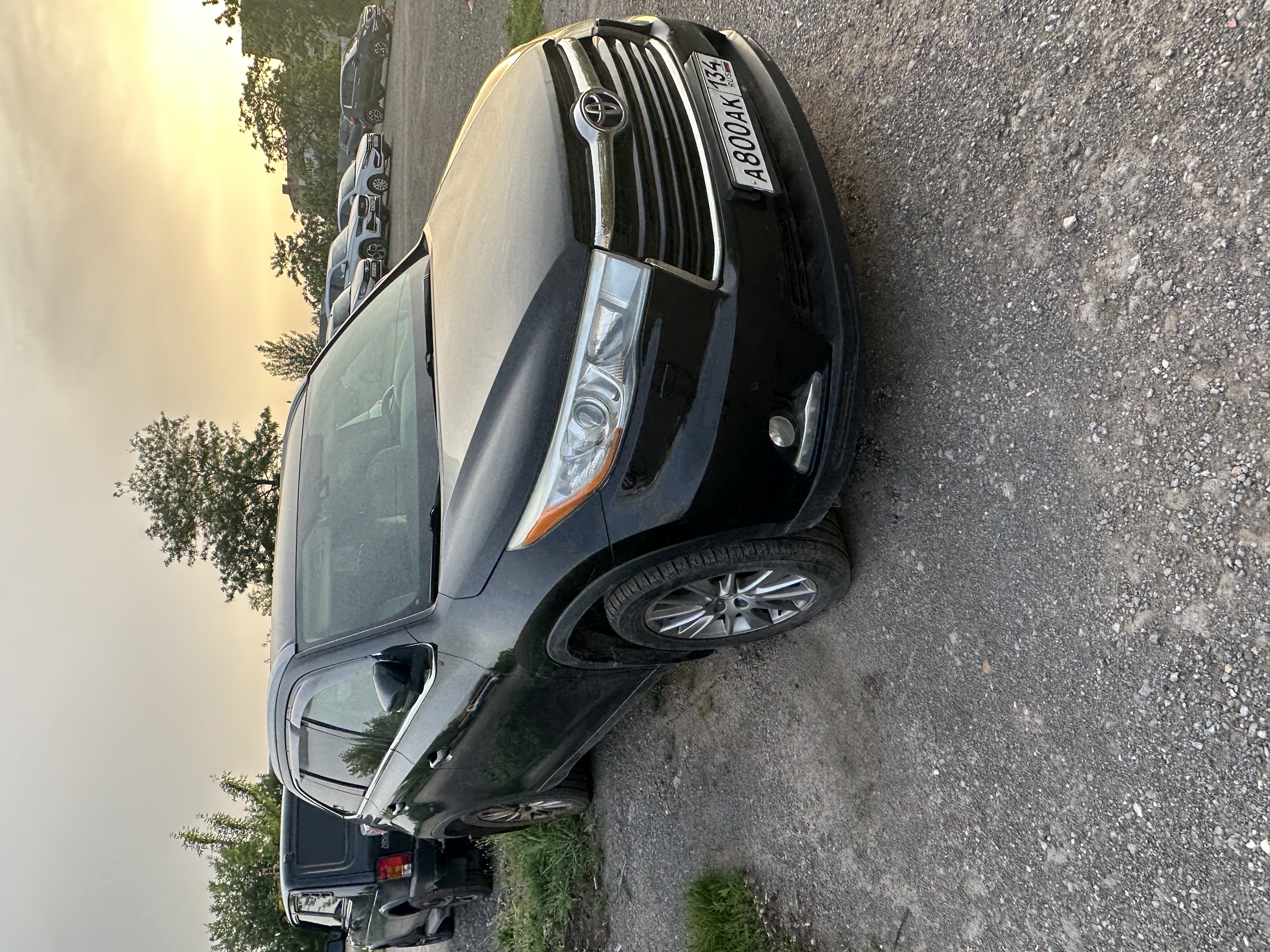 Автомобиль марки TOYOTA модель Highlander 2015 г.в. VIN- номер 5TDDKRFH00S135148. Транспортное средство является предметом залога ПАО Совкомбанк