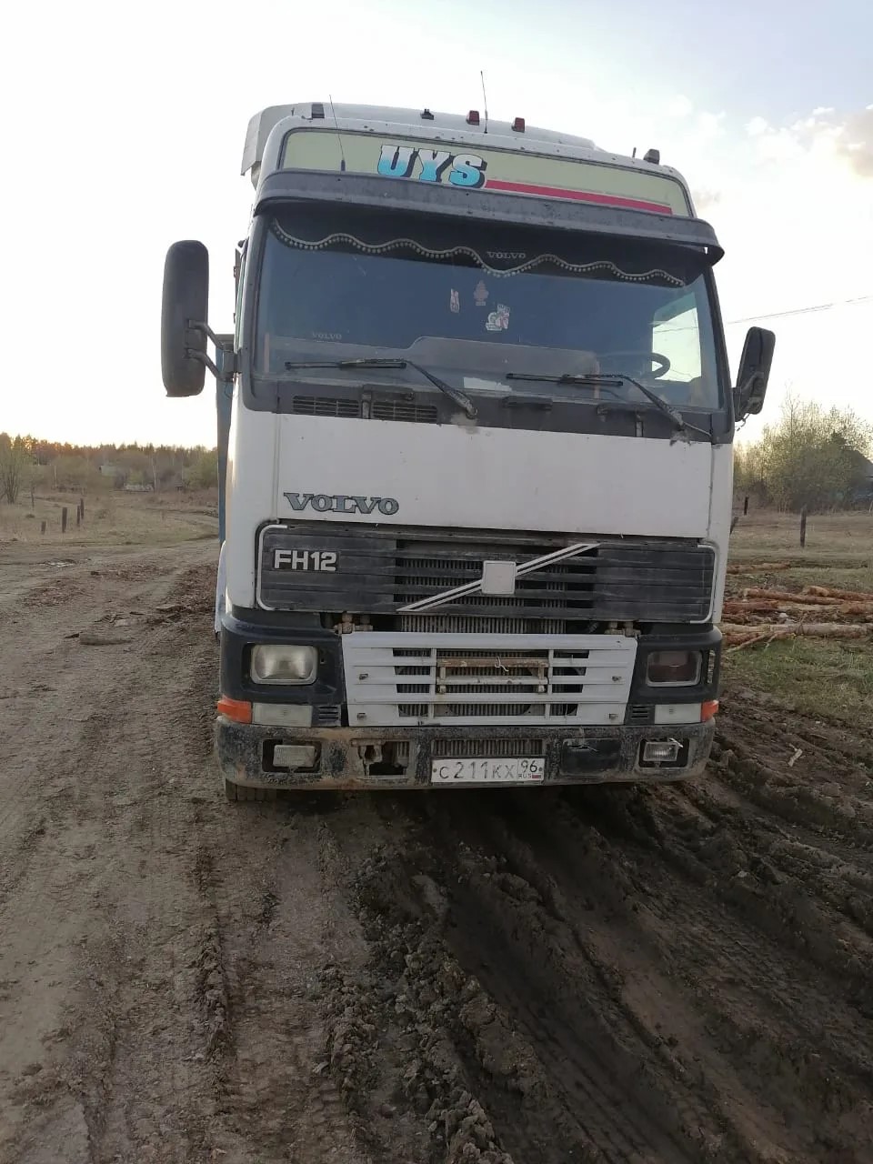 Грузовой автомобиль, марка: VOLVO FH-12, модель: Грузовой сидельный тягач, год изготовления: 1997, цвет: Белый, VIN: YV2A4B2A7VB166480, ПТС: 66МК 773396, изготовитель (страна): Швеция, тип двигателя: Дизельный, мощность двигателя, л. с. (кВт): 380/279,3, рабочий объем двигателя, куб. см: 12100, экологический класс: нулевой, разрешенная максимальная масса 18200 кг, масса без нагрузки 7120 кг