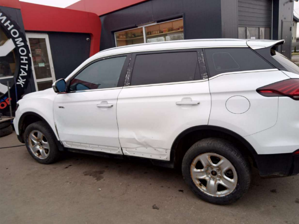 Автомобиль марки GEELY модель Atlas Pro 2024 г.в. VIN-номер Y4K8722D3RB314000 (Залог в пользу ПАО "Совкомбанк").
