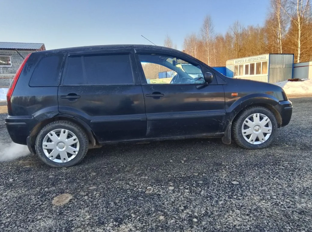 Автомобиль марки FORD модель Fusion 2005 г.в. VIN-номер WF0UXXGAJU5C69042