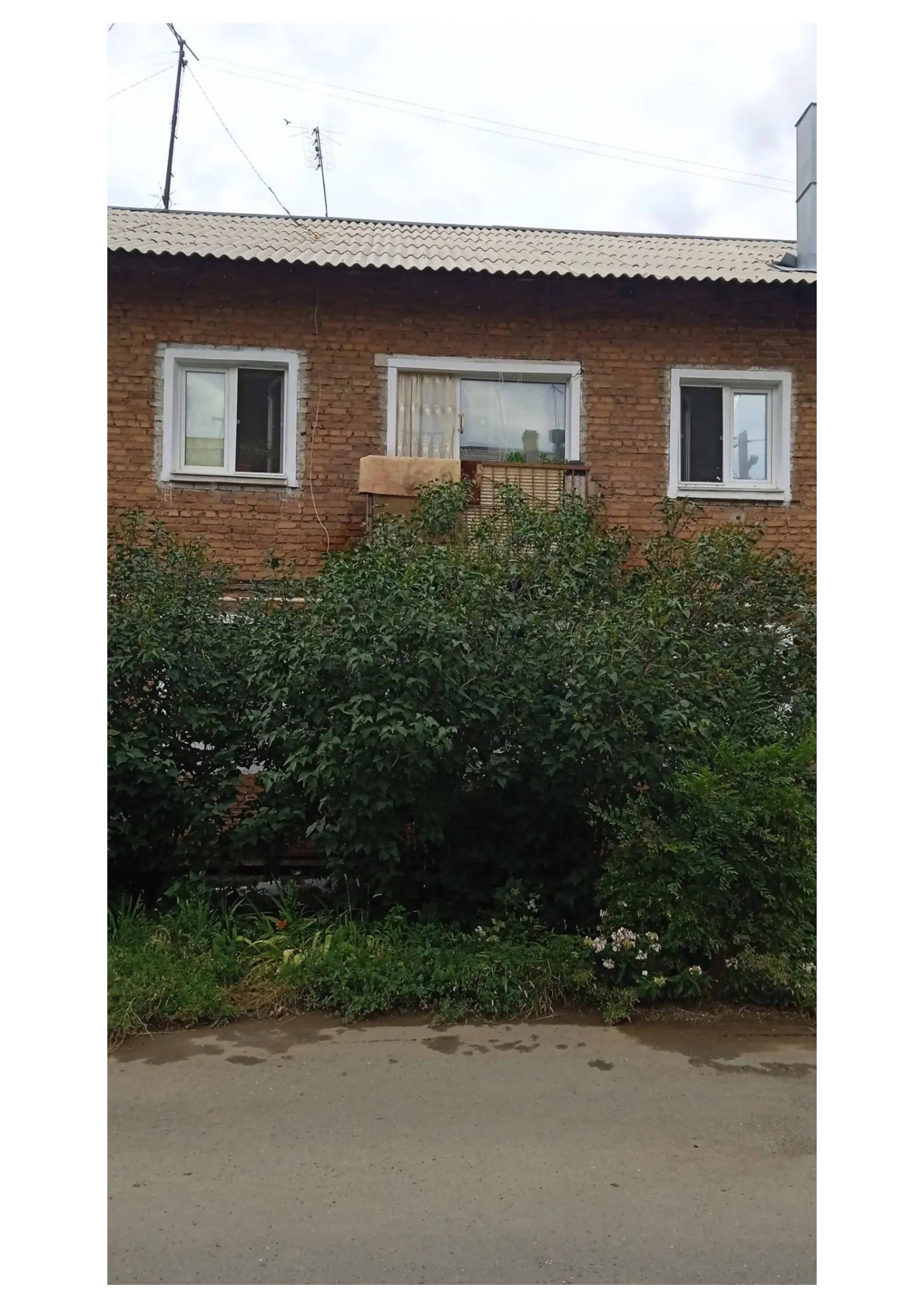 Квартира, общая площадь 42.2 кв.м., этаж 2, расположенная по адресу: 462410, Оренбургская область, г.Орск, пер Бажова, д. 18а, кв. 13, кадастровый номер 56:43:0206037:256.