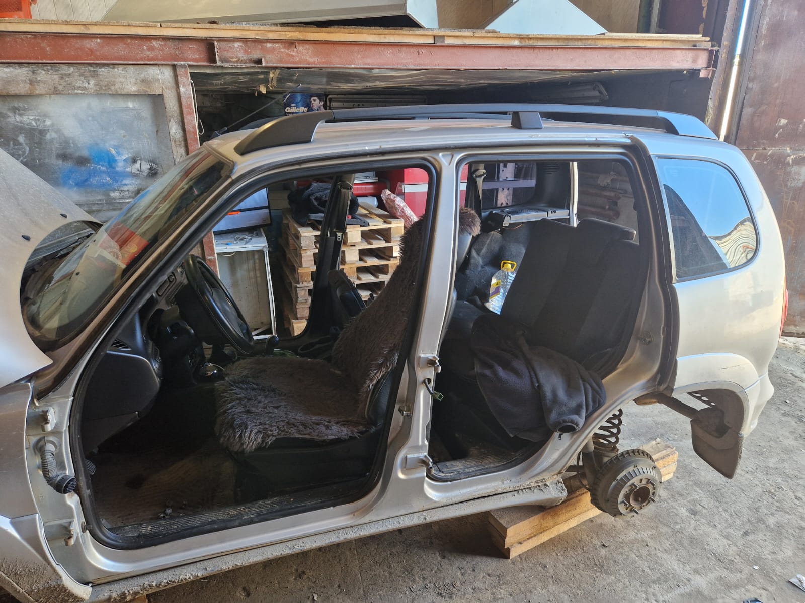 Легковой автомобиль марки: CHEVROLET, модели: Niva 212300-55, год выпуска: 2011 г., кузов №: X9L212300B0340377, идентификационный номер (VIN): X9L212300B0340377