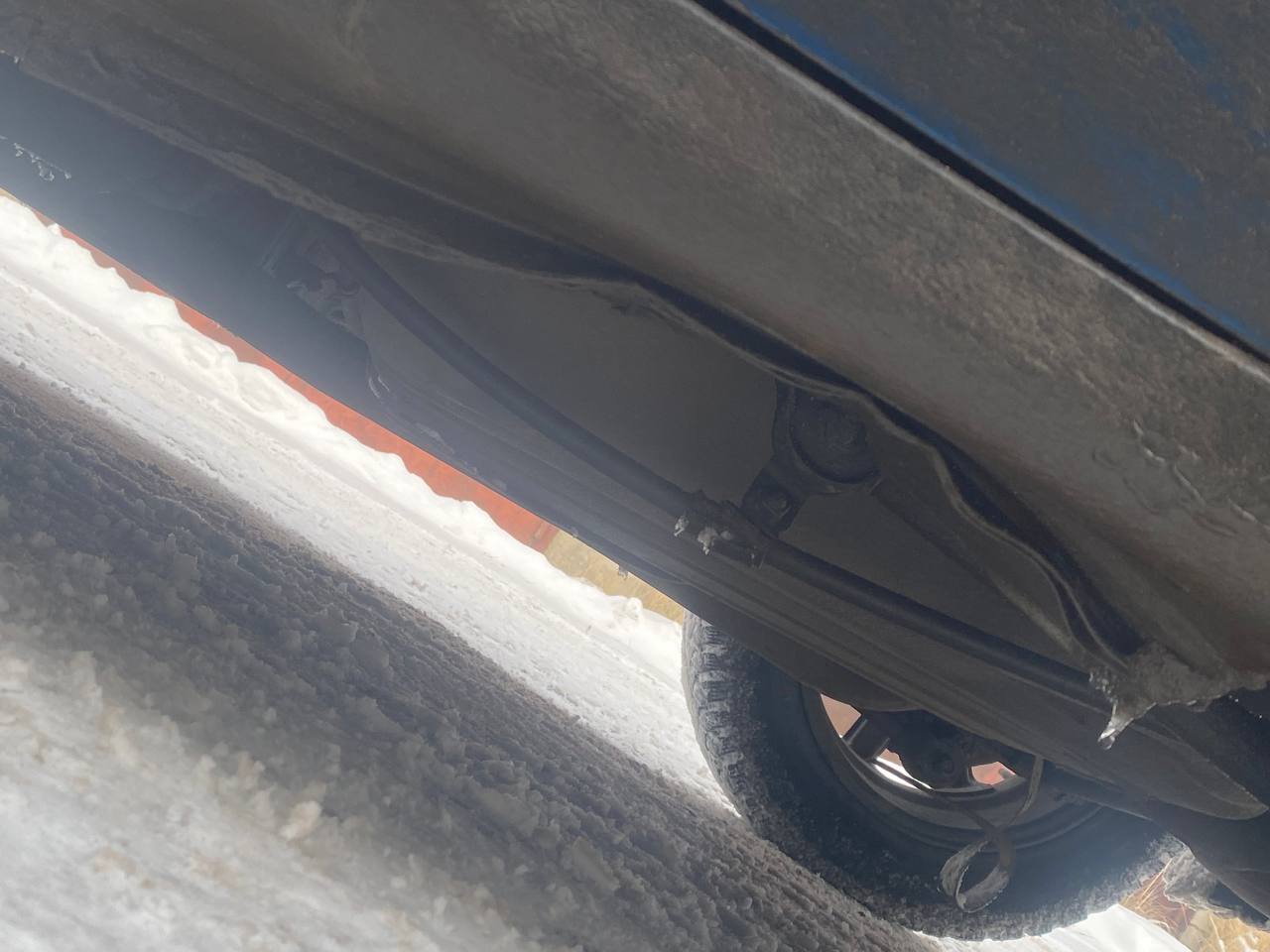 Автомобиль марки HYUNDAI модель ELANTRA 2004 г.в. VIN-номер KMHDN46D94U868528