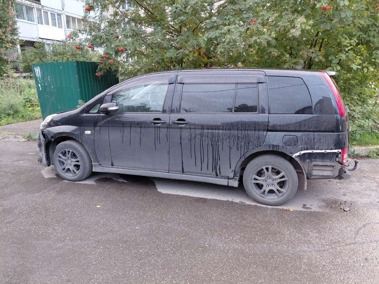Автомобиль марки TOYOTA модель ISIS 2009 г.в. номер кузова ZGM15-0001999