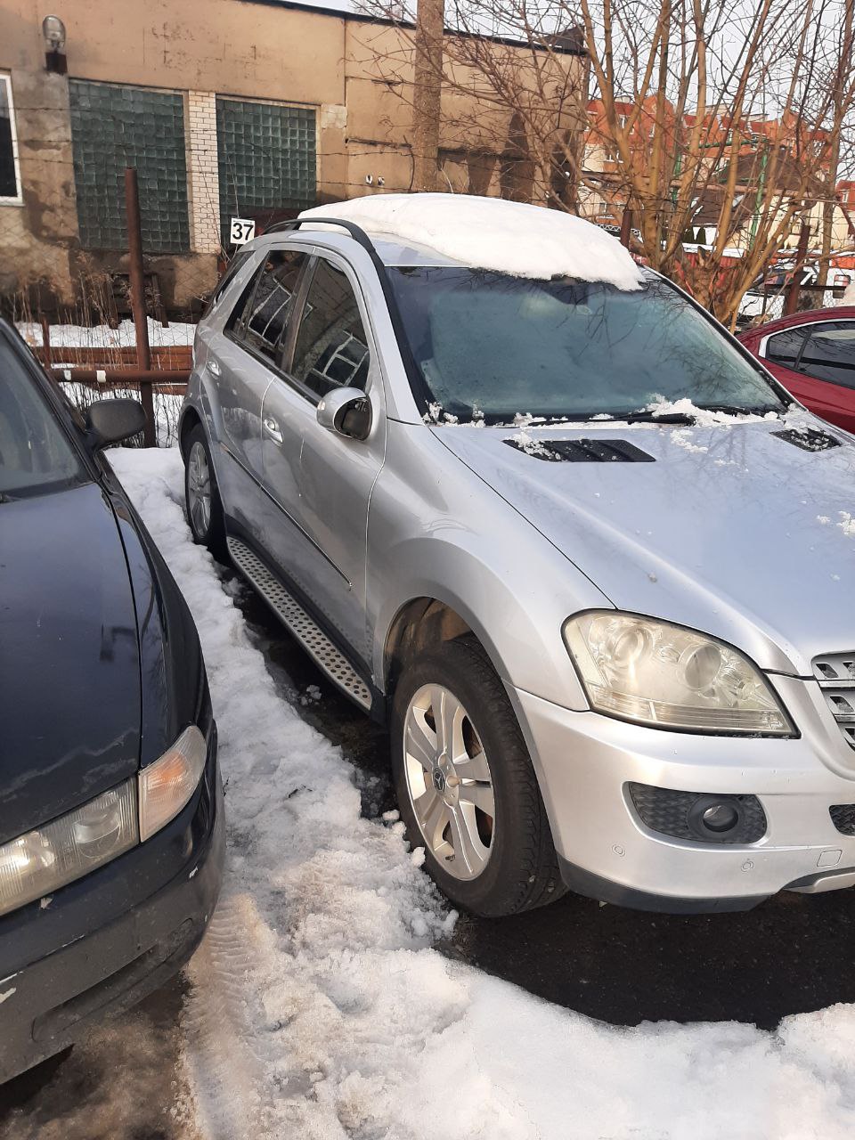 Автомобиль MERCEDES-BENZ ML 320 CDI 4 MATIC, 2008 г.в., VIN:WDC1641221A413803, 224 л.с. залог в пользу ПАО "СОВКОМБАНК".